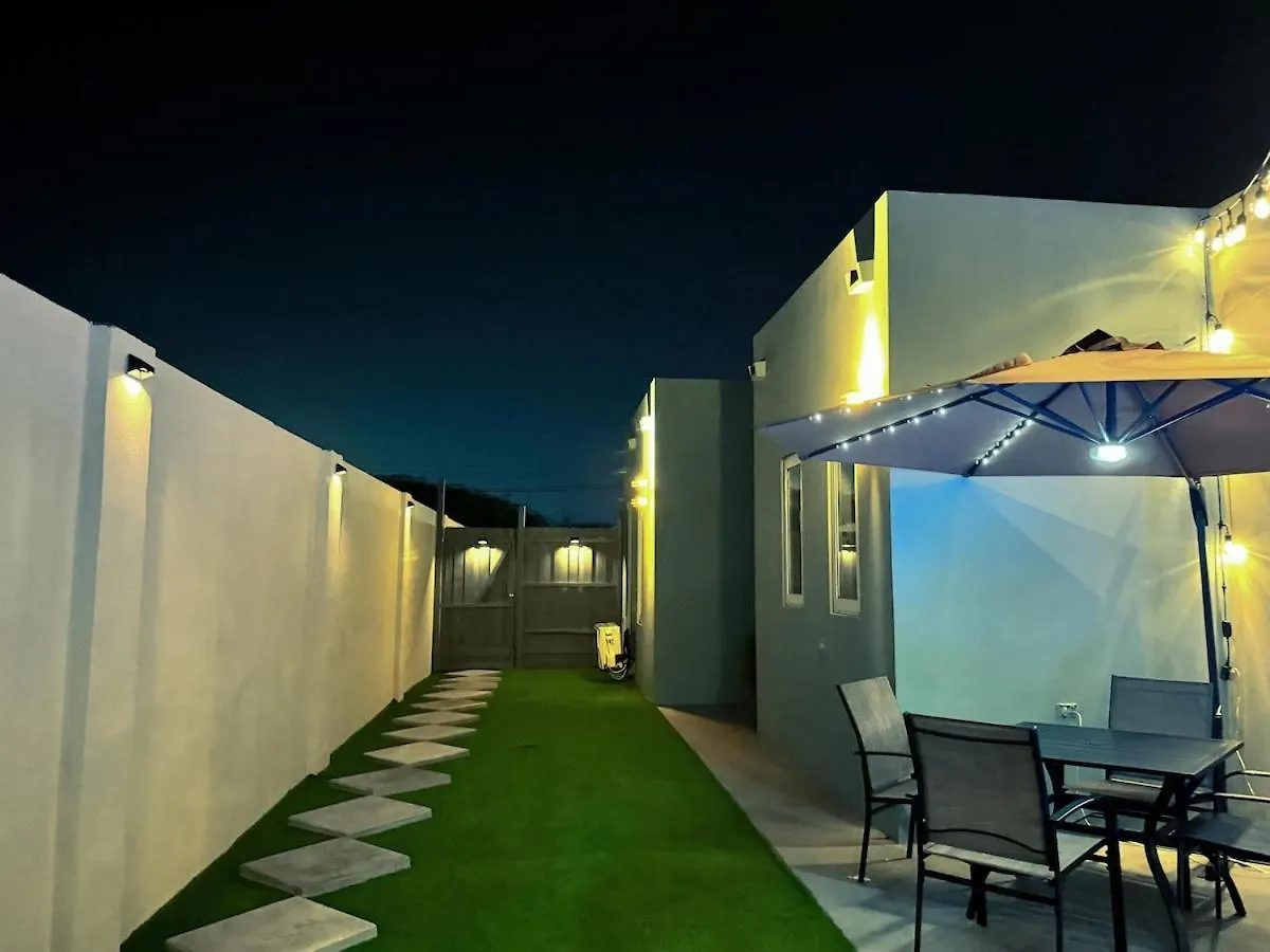 פאלם ביץ' 5 Minutes To Eagle Beach Cozy Private 1Br With Pool 0*, פאלם ביץ' ארובה